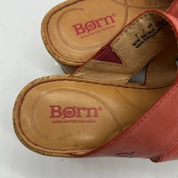 Born Red Leather Strappy Sandal With Cork Wedge Size 7 MCS6374E - Picture 4 of 11